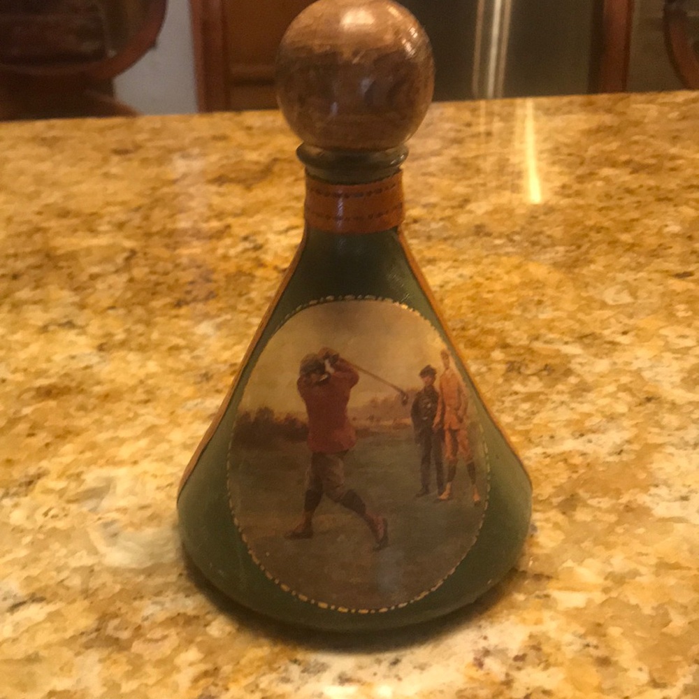 Collectors leather liquor decanter vintage 70’s
